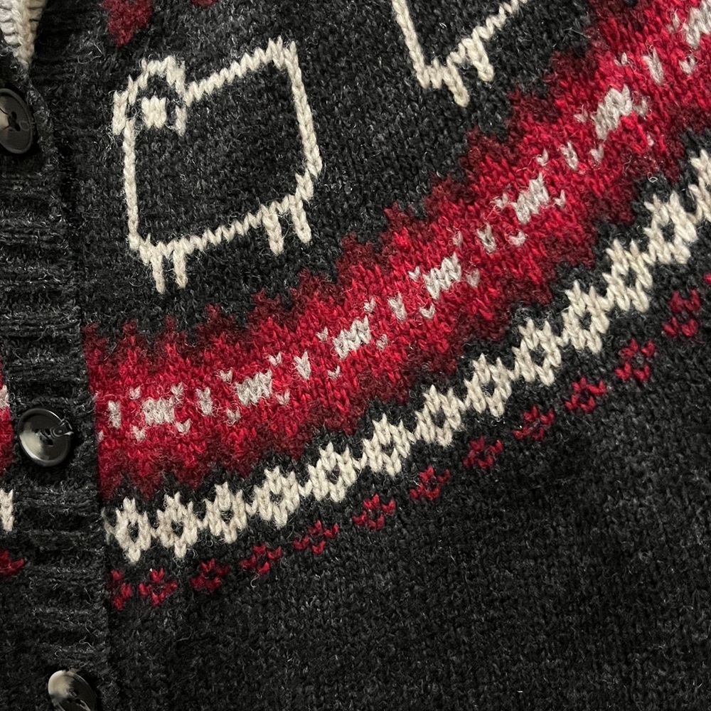 Woolrich Black and deep Red Fair Isle Med Cardigan with Sheep Design EX guc - Picture 11 of 11